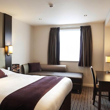 Premier Inn London Greenford Exteriér fotografie