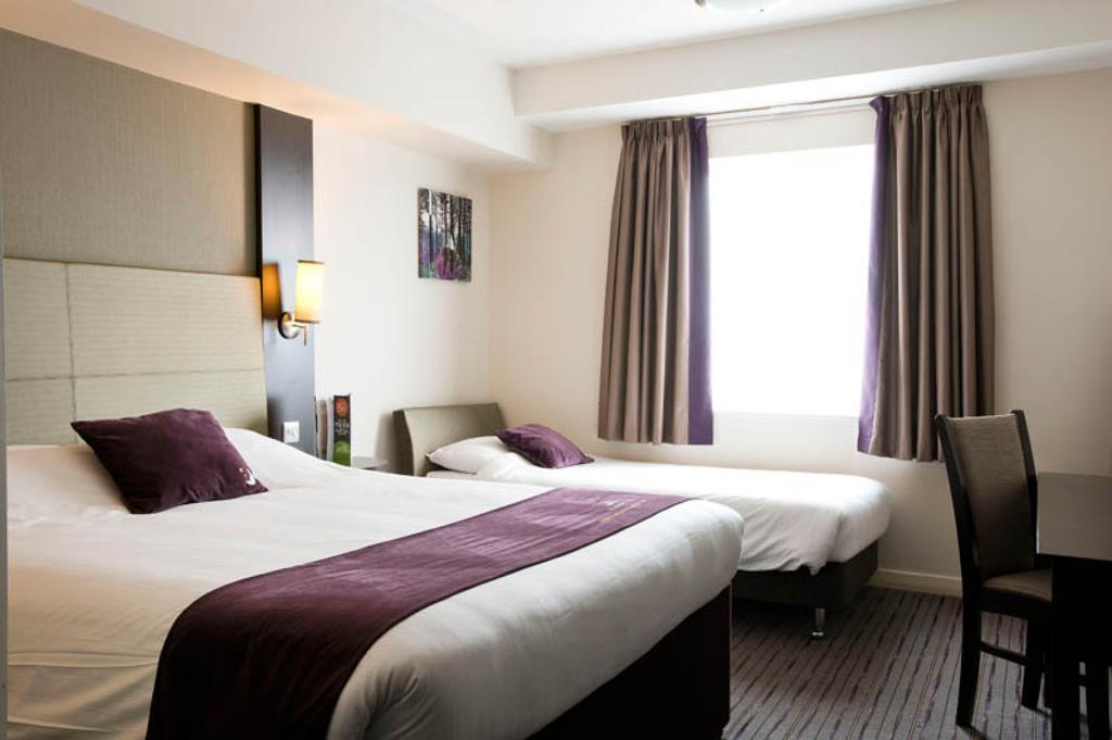 Premier Inn London Greenford Pokoj fotografie