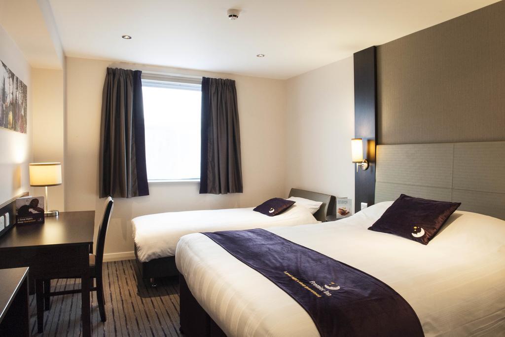 Premier Inn London Greenford Pokoj fotografie