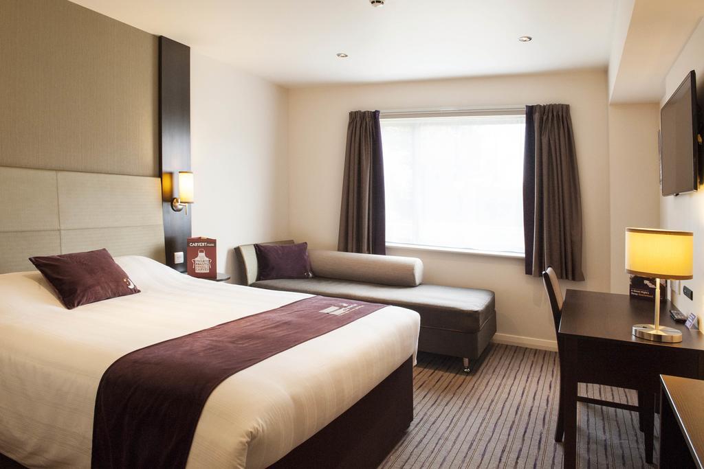 Premier Inn London Greenford Pokoj fotografie