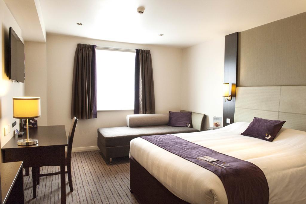 Premier Inn London Greenford Pokoj fotografie